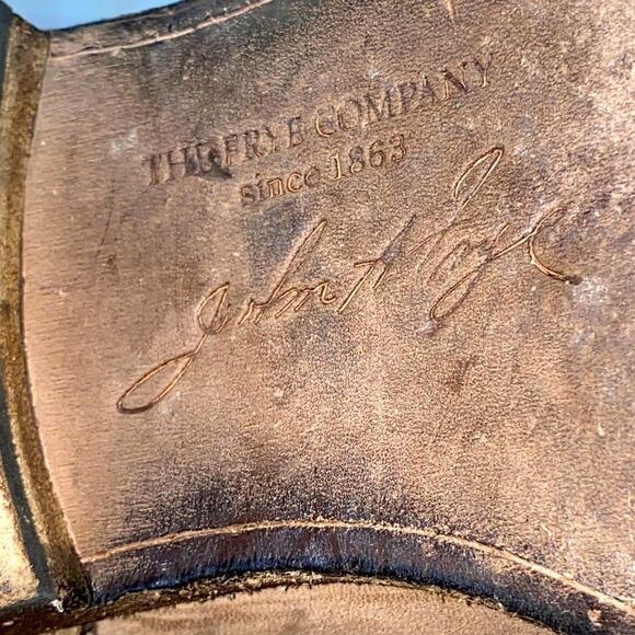 Woman’s sz 9 leather over the calf heeled boots by The Frye Company - Picture 9 of 9